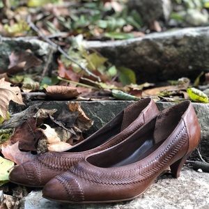 Valerie Barad Leather Kitten Heels